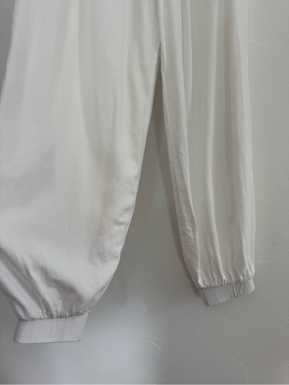 Modesees White Tapered Flowy Pleated Cuffed Balloon Pants Minimalist Lined - Picture 6 of 12